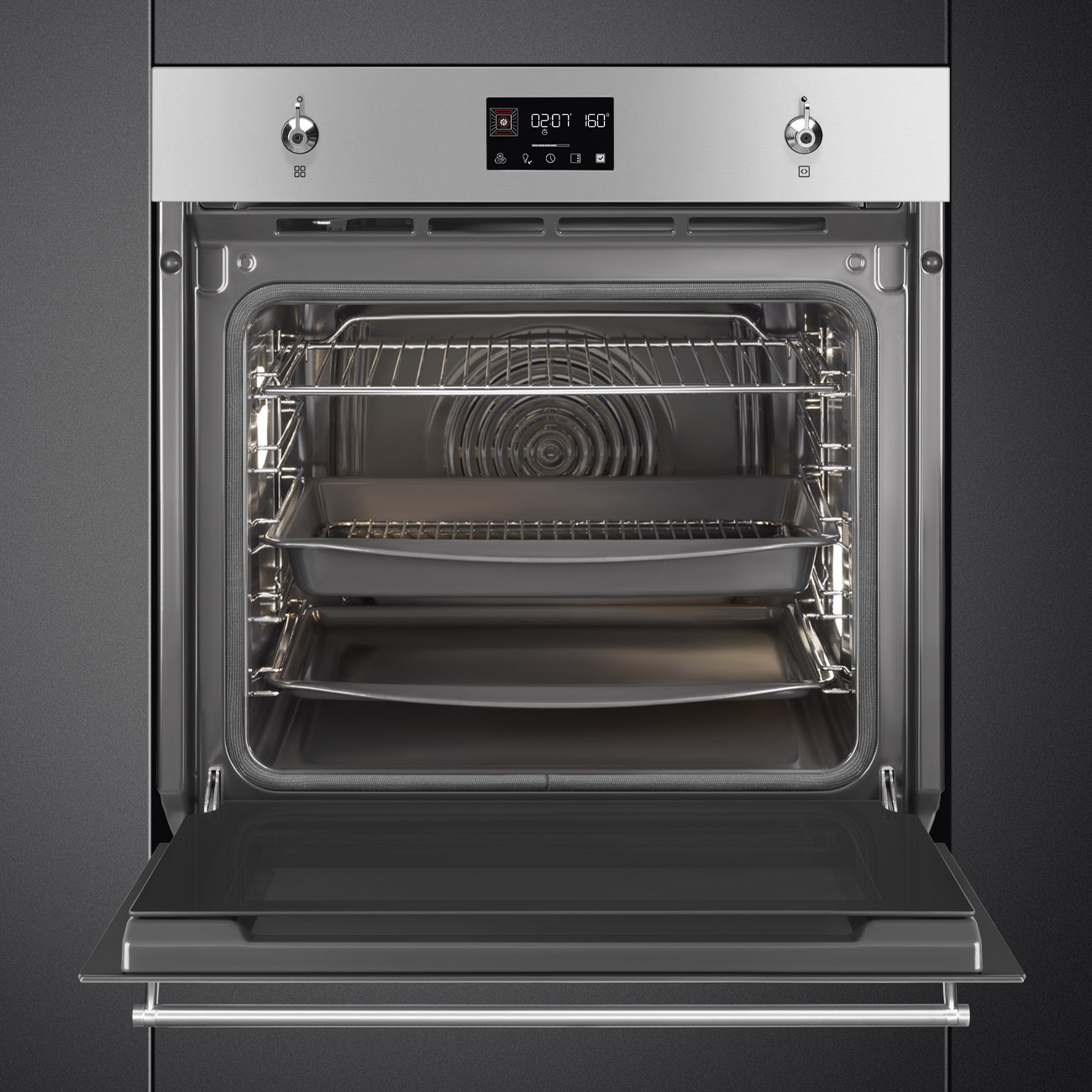 Smeg Classic Series 68L Pyrolytic Built- in Oven - Image 3