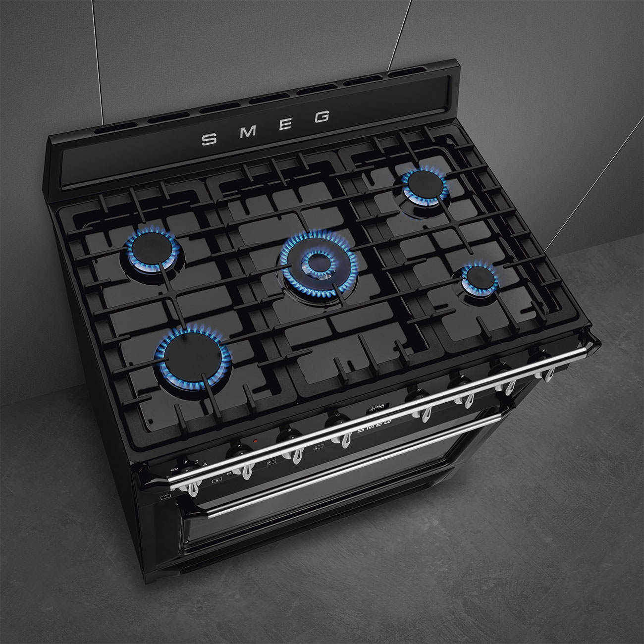 Smeg 90cm Black Victoria Gas Electric Freestanding Cooker - Image 4